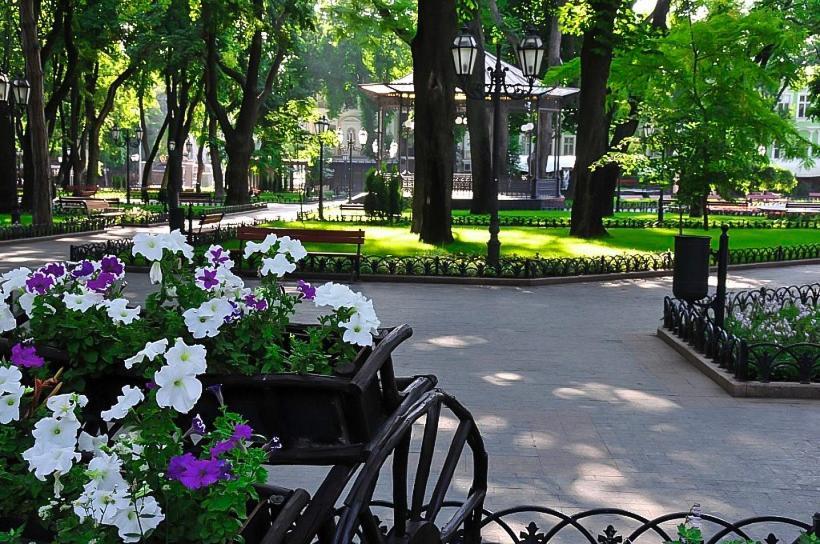 Langery Residence Central Apartments Odessa Extérieur photo